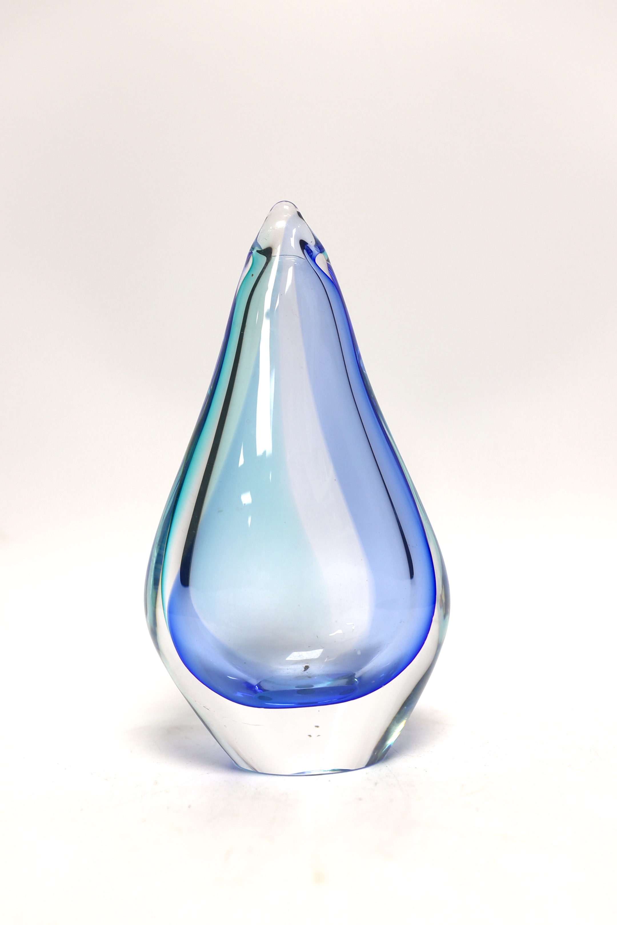 An art glass vase, possibly Murano, 15cm high